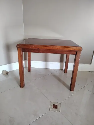 Mesinha em madeira