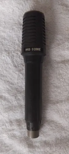 Microfone AKG D200E