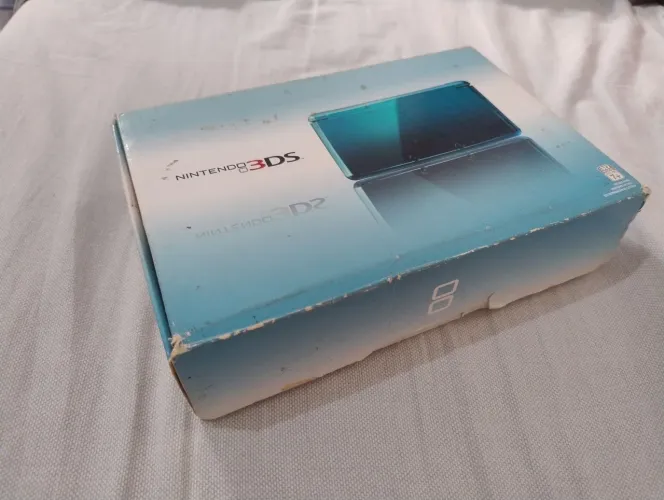 Caixa Nintendo 3ds com todos os manuais + Base carregadora
