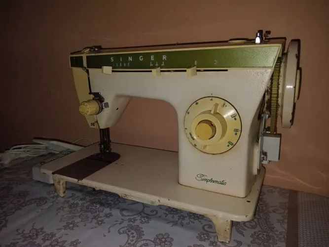Máquina de Costura Singer Simplesmatic - Completa com Pedal | Aceito Propostas