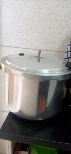 Panela de pressão por R$25,00