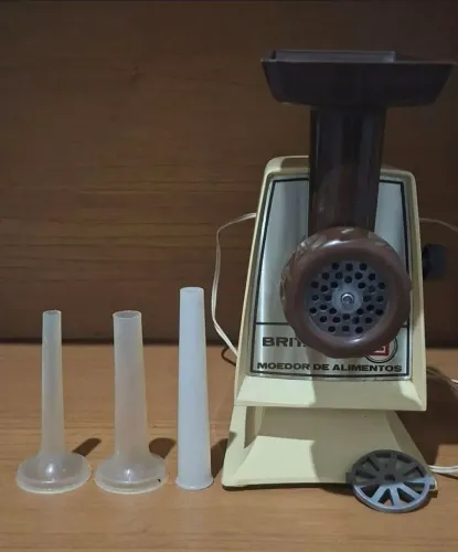 Moedor de Alimentos Antigo Britânia Completo e Funcionando - Vintage