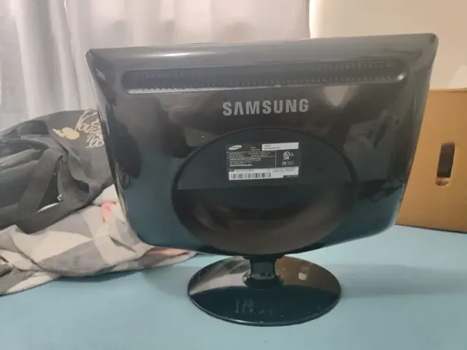 MONITOR SAMSUNG 20 POLEGADAS