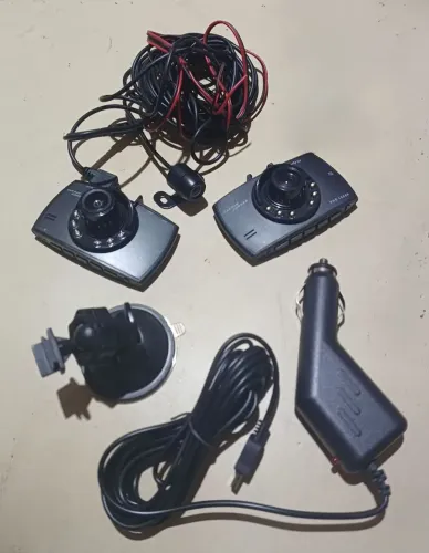 3 Câmeras Veicular. 2 Internas Full HD 1080P. +1 Câmera de Ré ou Interna + Acessórios 