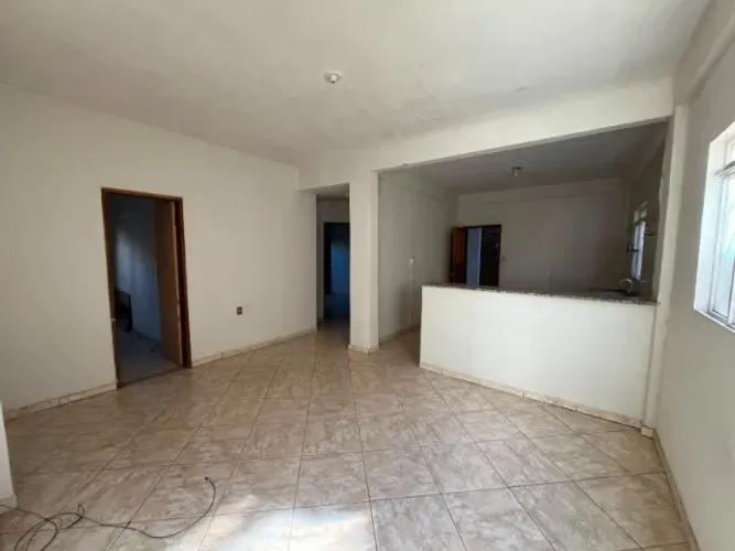 Alugo Casa 3 quartos| Funcionários 