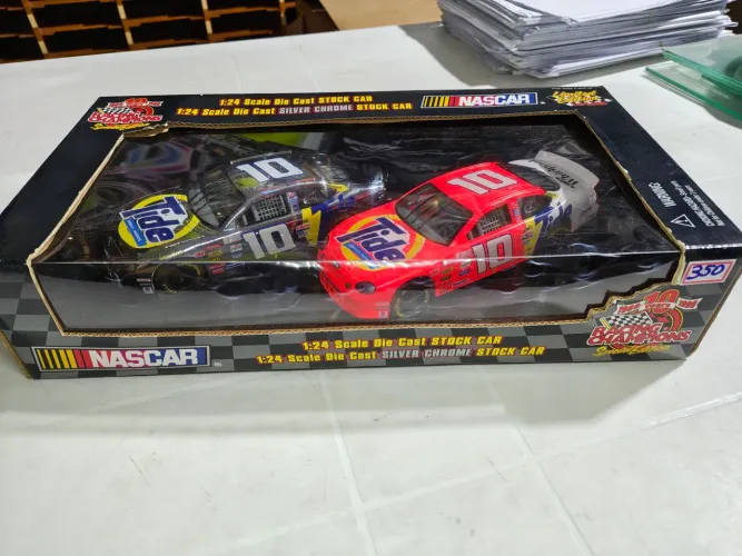 Pack duas miniatura nascar 1/24 tide