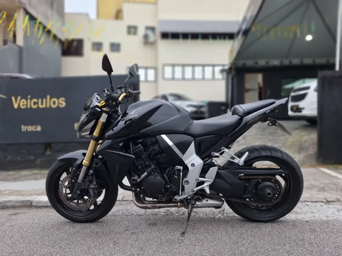 HONDA CB 1000R 2015 COMPLETA - FINANCIA 100%