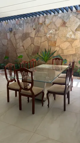 Mesa de Jantar 8 Lugares com Vidro Bisotado 10mm + 8 Cadeiras