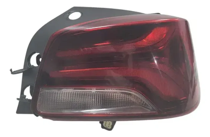 Lanterna Ônix Plus Hatch 2020 A  2024 Direita Direito/passageiro Vermelho