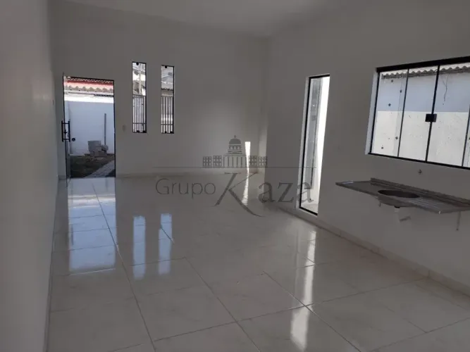 Casa - Jacareí - Cidade Salvador - 63m² - 2 Dormitórios.