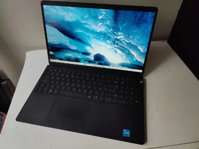 Notebook Dell Inspiron 3511 Core i3 11a 8GB DDR4 256GB SSD Leitor Biométrico