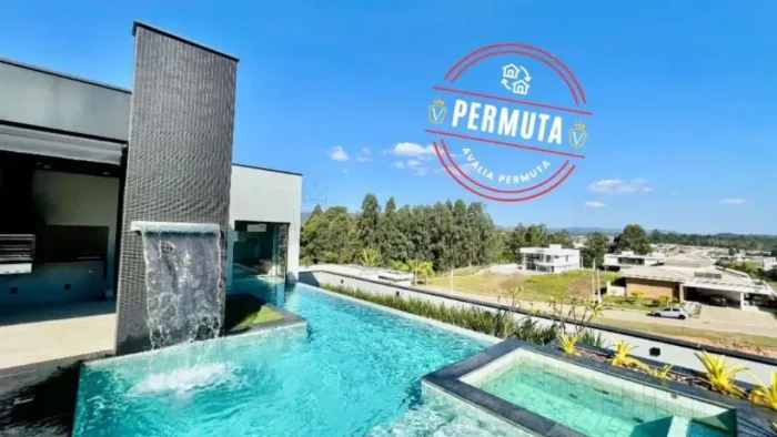Casa com piscina 4 suítes à venda, 480 m²