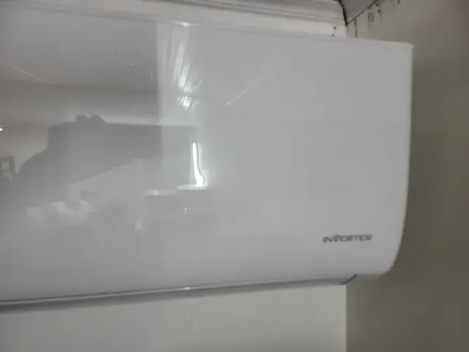 Ar-Condicionado TCL Inverter 18.000 BTU 220V Frio + Controle