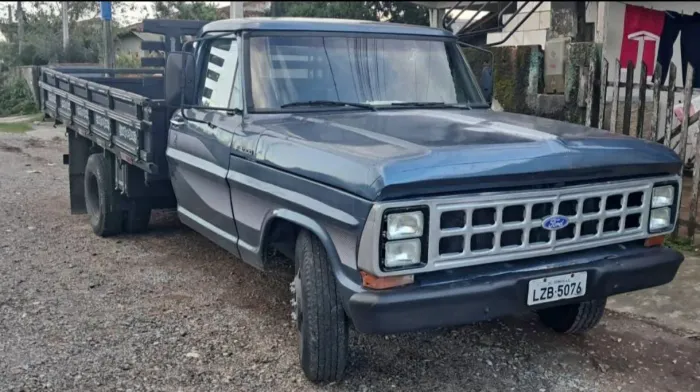VENDO CAMINHÃO F4000