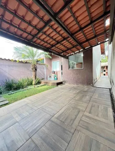 CASA EM NEOPOLIS COM 3 QUARTOS E PISCINA COM AREA GOURMET E CHURRASQUEIRA A VENDA