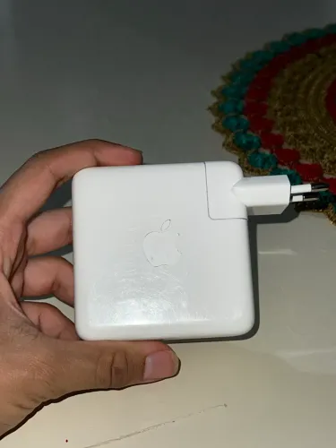 Fonte de carregador MacBook