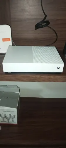 Xbox one S mídia digital com 2 controles