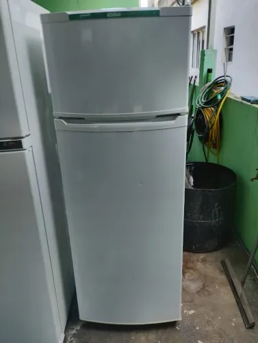 Vende -se geladeira cônsul 