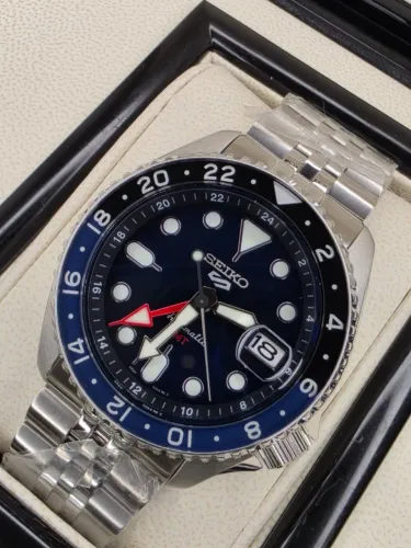 RELOGIO SEIKO 5 SPORTS GMT SSK003 BATMAN NOVO (JAPÃO) EM 10X SEM JUROS