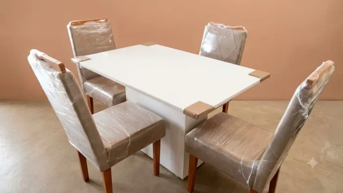 Mesa com cadeiras