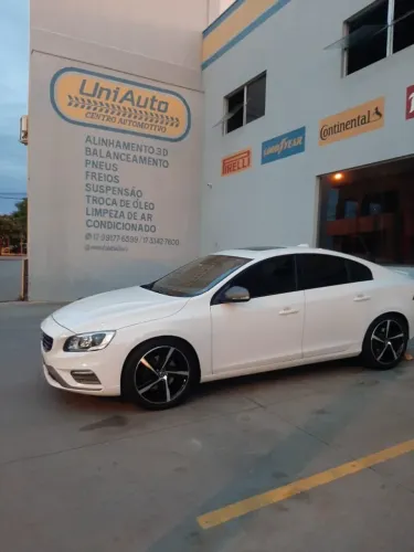 Volvo S60 T-6 R-design 3.0 AWD 4P 2015