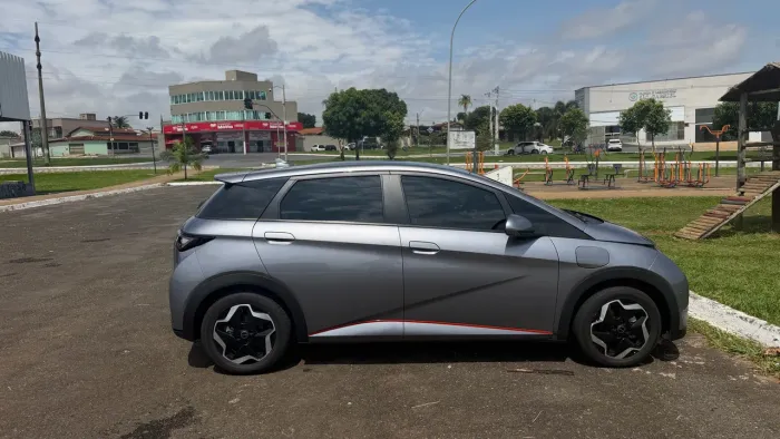 BYD Dolphin EV (Elétrico) 2025