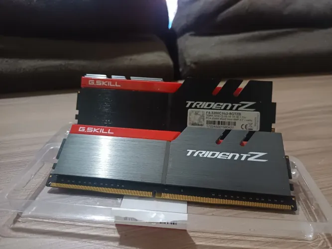 Memória RAM G.Skill Trident Z 8GB (2x4GB) DDR4 3200MHz CL16