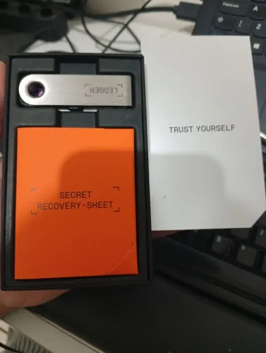 Carteira cripto Ledger-Nano-S-Plus 