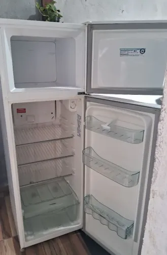 Geladeira electrolux DC34 306litros