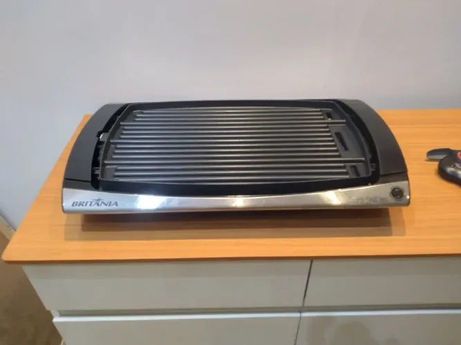 Churrasqueira Elétrica * Double Grill Inox/Britânia * (127V)