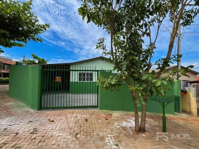 Casa para alugar no Jardim Veneza, Londrina - 85m² 2 quartos com quintal e garagem