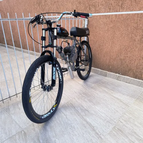 Motorizada em bom estado, econômica e forte 