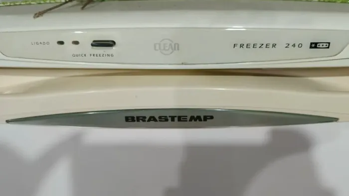 Freezer 240 litros Brastemp.