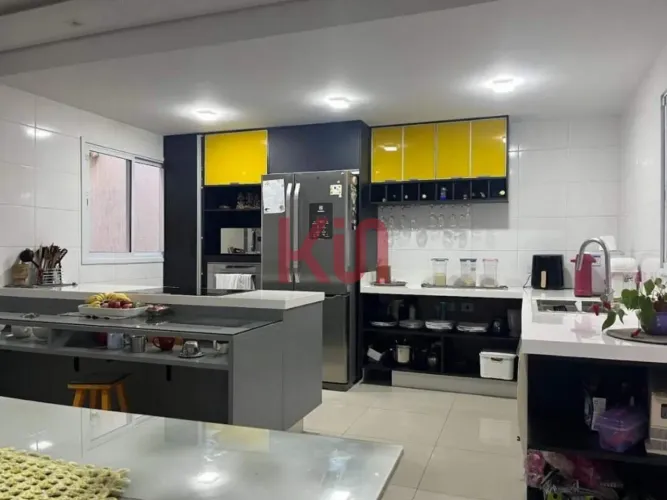 Luxuosa casa à venda no Cambuci, São Paulo-SP: 3 quartos, 3 suítes, 4 banheiros, 4 vagas d