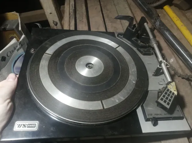 Mecanismo toca disco watec four, pra peças!