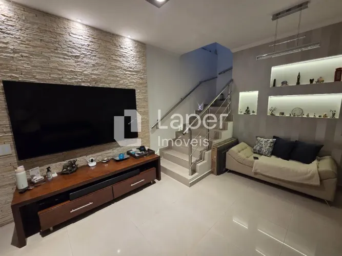 Casa à venda no bairro Cambuci com 140 m² - 3 dorms 2 vagas