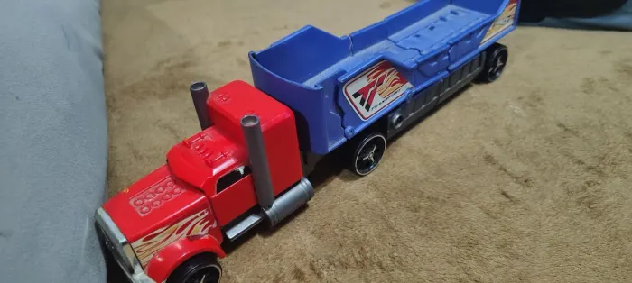 caminhão hot Wheels de simula batida original