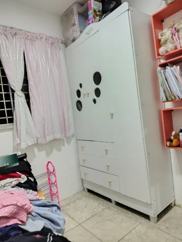Guarda roupa e cama e colchão infantil (com avarias)