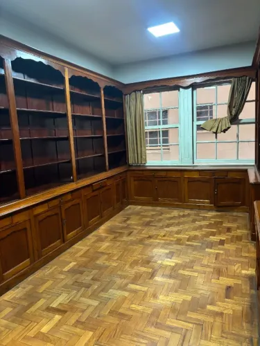 Sala com Armários, 60m² Praça 07