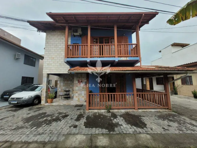 Casa mobiliada com 3 quartos sendo 1 suíte para alugar no João Paulo, Florianópolis