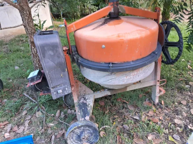 Betoneira motomil 