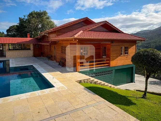 Casa 2 quartos em condomínio na Lagoa da Conceição