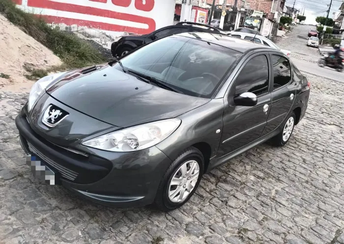Peugeot 207 Sedan Passion XR 1.4 Flex 8V 4P 2011