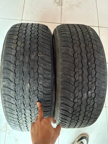 2 pneus aro 18 seminovos 265/70 Dunlop 