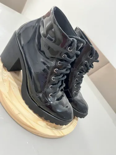 Bota Cuturno de Verniz. N°35