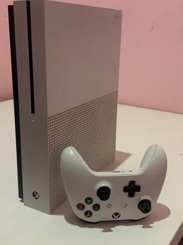 XBOX ONE S 1 TB