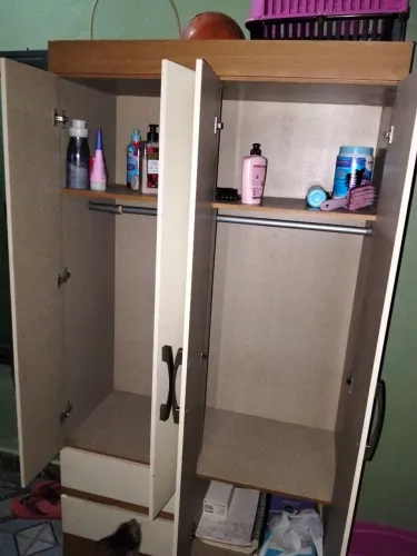 Guarda roupa de solteiro