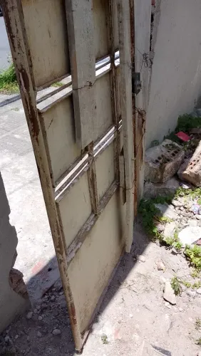 Portão galvanizado usado de garagem e pedestre com em bom estado.