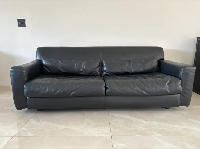 Sofá de couro