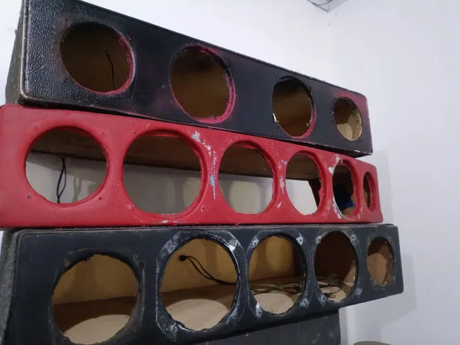 Corneteira para 3 corneta e 2 tweeter 60 reais qualquer uma